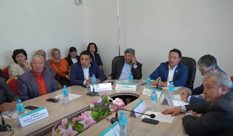 Көшпелі кеңестегі көшелі мәселе