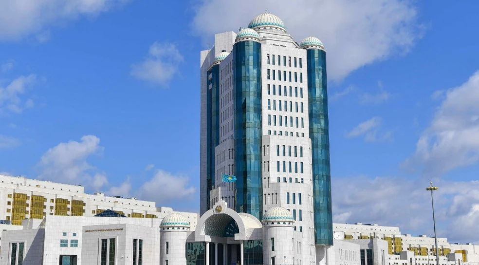 Бір минут үнсіздік жарияланды