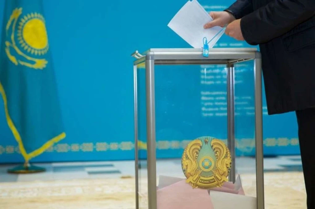 Үш кандидаттан сайлауға түсті