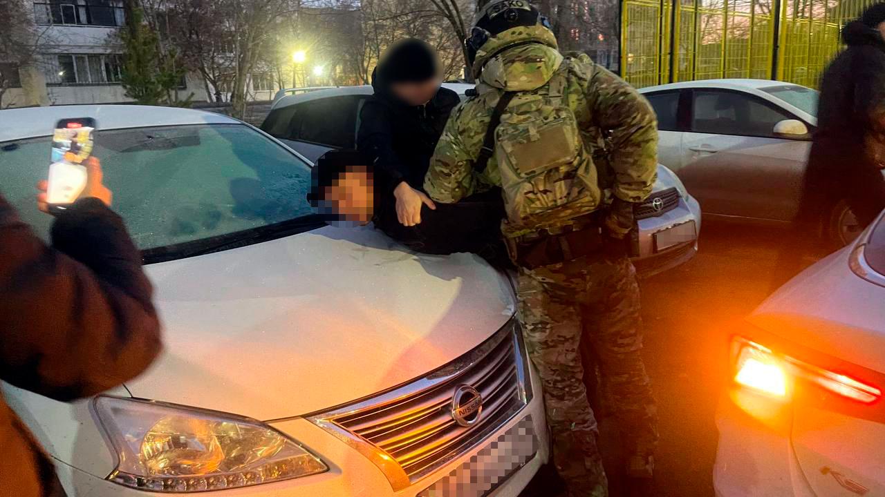 д