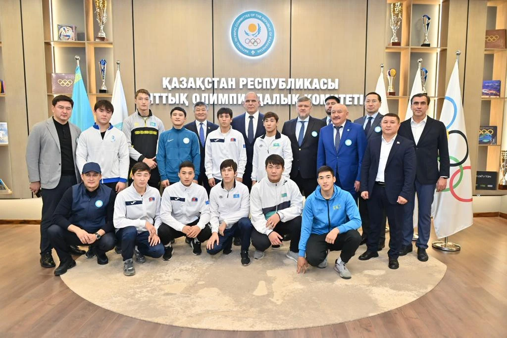 Карелин келді