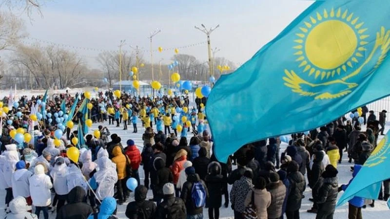 Халық дағдарса, долбарға ереді