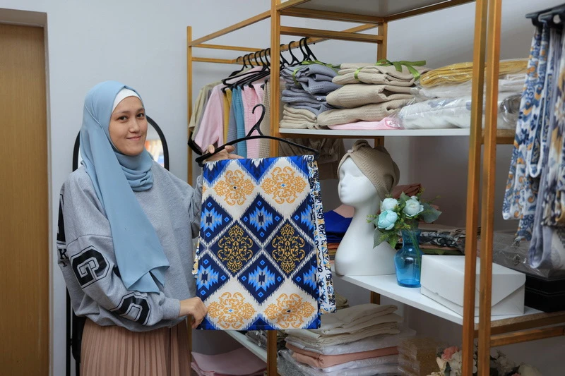 Іс бастағанға – ілкімді қолдау