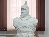 Әскери қызметші Қабанбай батыр мүсінін жасады