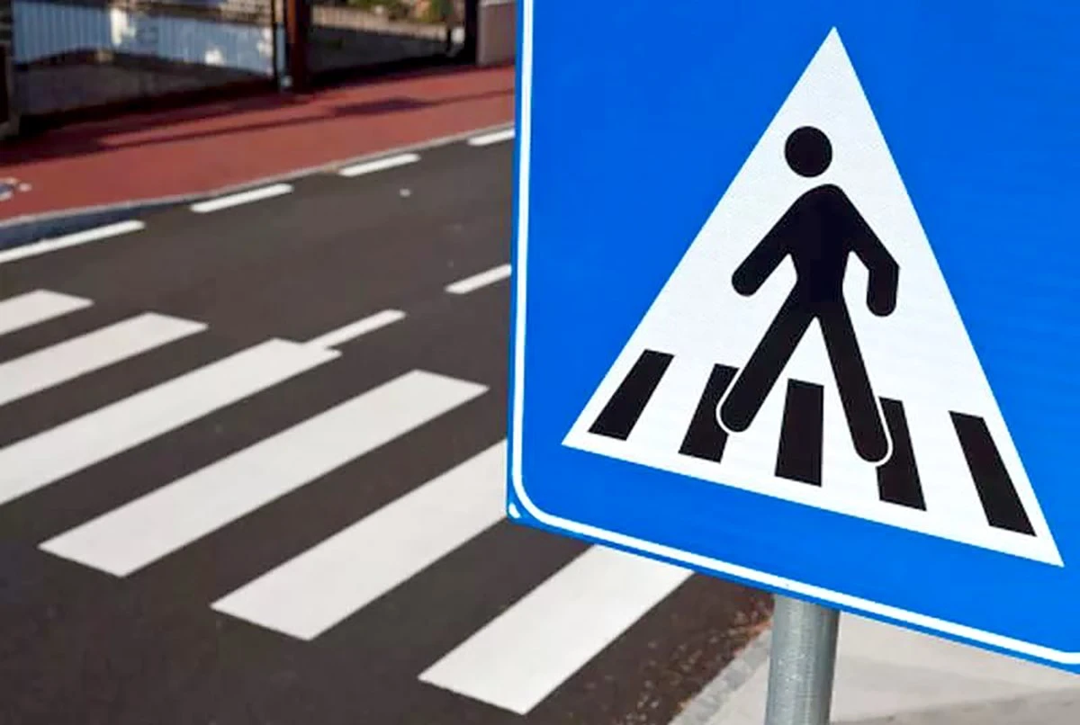 Жаяу жүргінші көліктерді өткізуге міндеттеле ме?