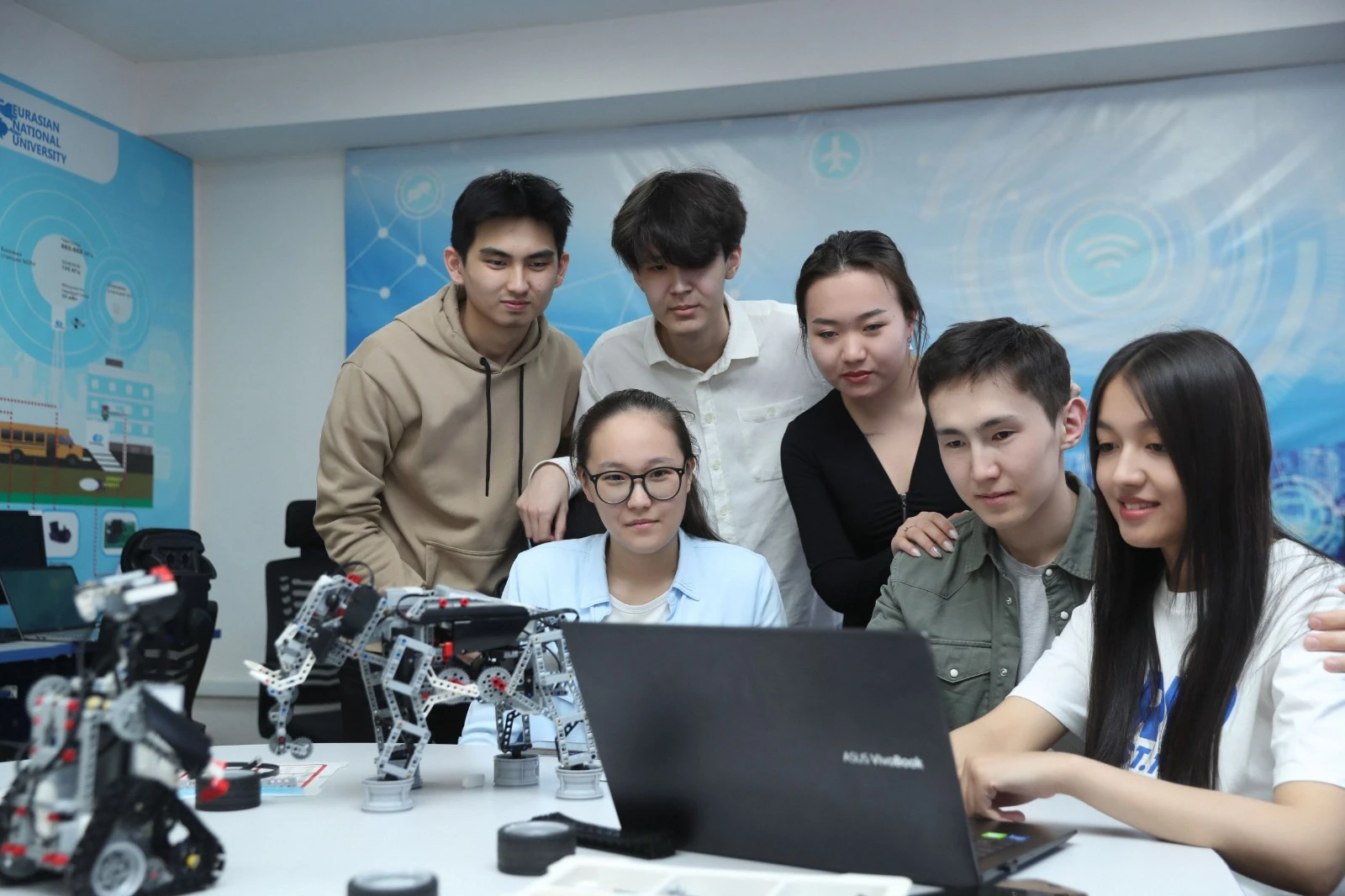 Жасанды интеллект: «Ерекше» студенттер ғылымға тартылады