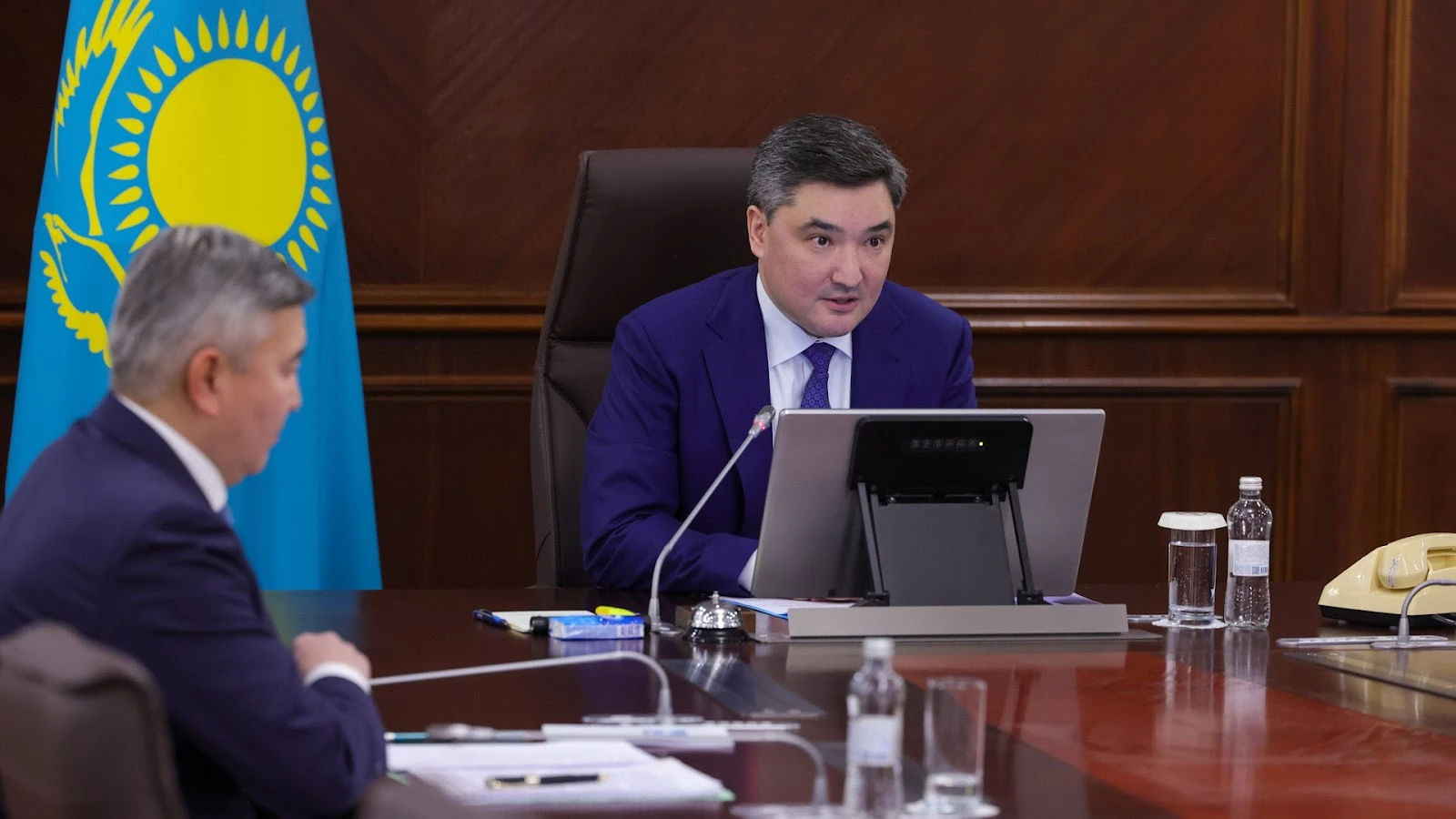 Аз сөйлеп, көп іс тындыру керек - Олжас Бектенов