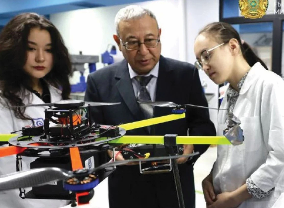 Дәрі таситын дрон