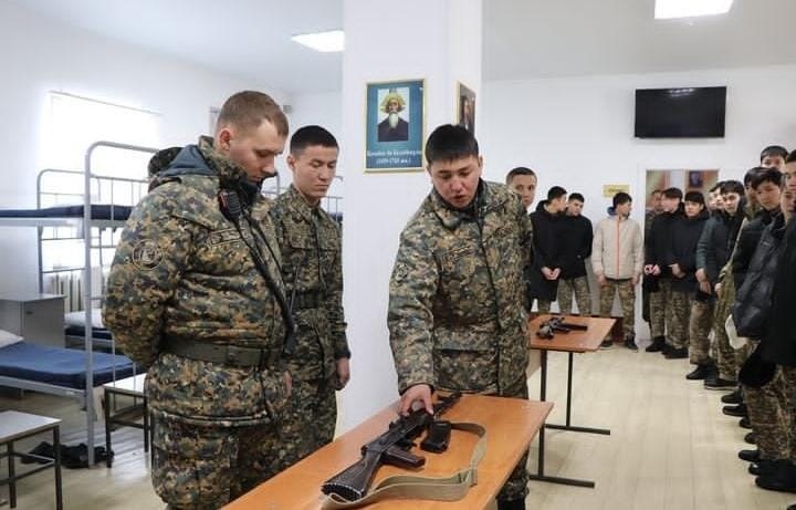 Ақжайықтан – 600 сарбаз