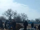 Бейнеуліктер Құлсары тұрғындарын үйлеріне орналастырып жатыр