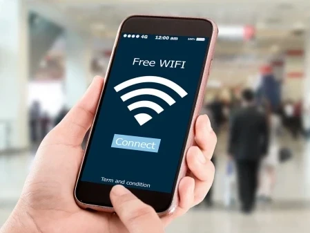 Вице-министр сауда орталықтарындағы Wi-Fi сапасын сынады