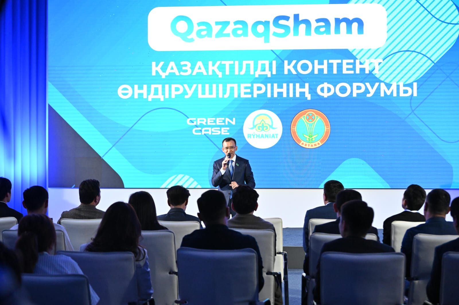 Сенат Төрағасы QazaqSham қазақша контент жасаушылар форумына қатысты