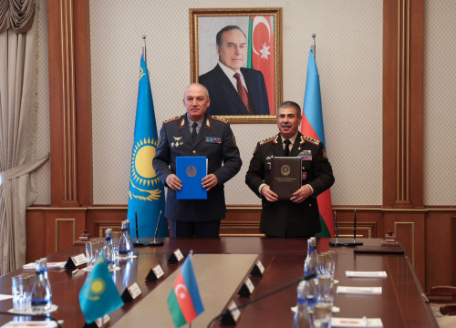 Қазақстан мен Әзербайжан Қорғаныс министрлері Бакуде кездесті