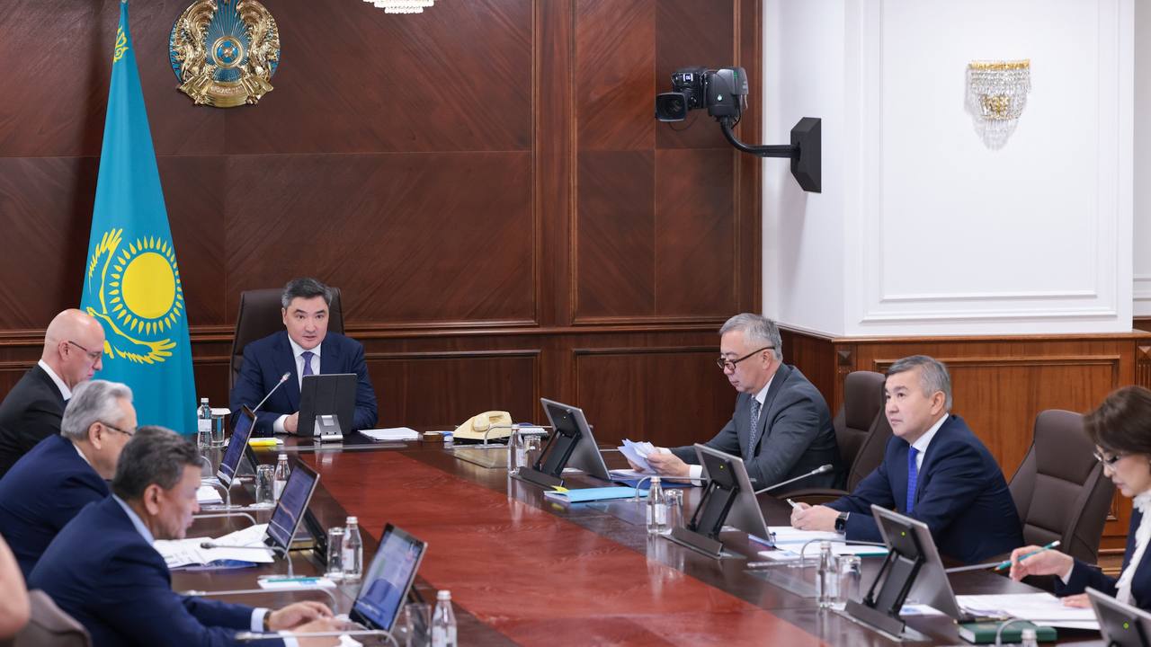 «Әлсіздік байқалады» -  Олжас Бектенов әкімдіктерді сынға алды