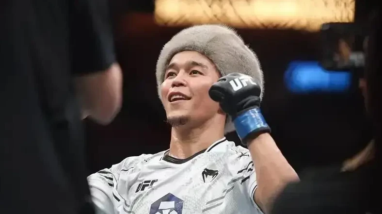 Асу Алмабаев UFC-де үшінші рет жеңіске жетті