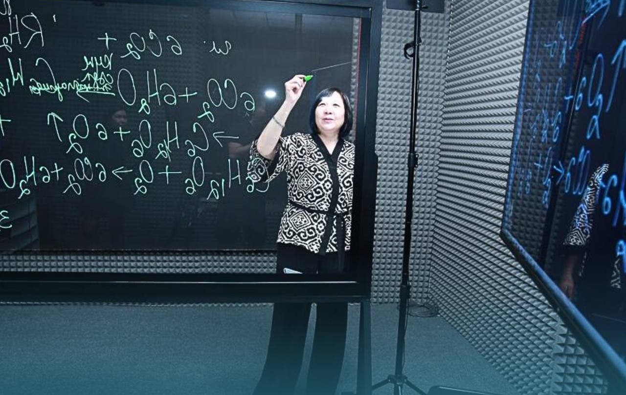 Білім платформасының білгірлері