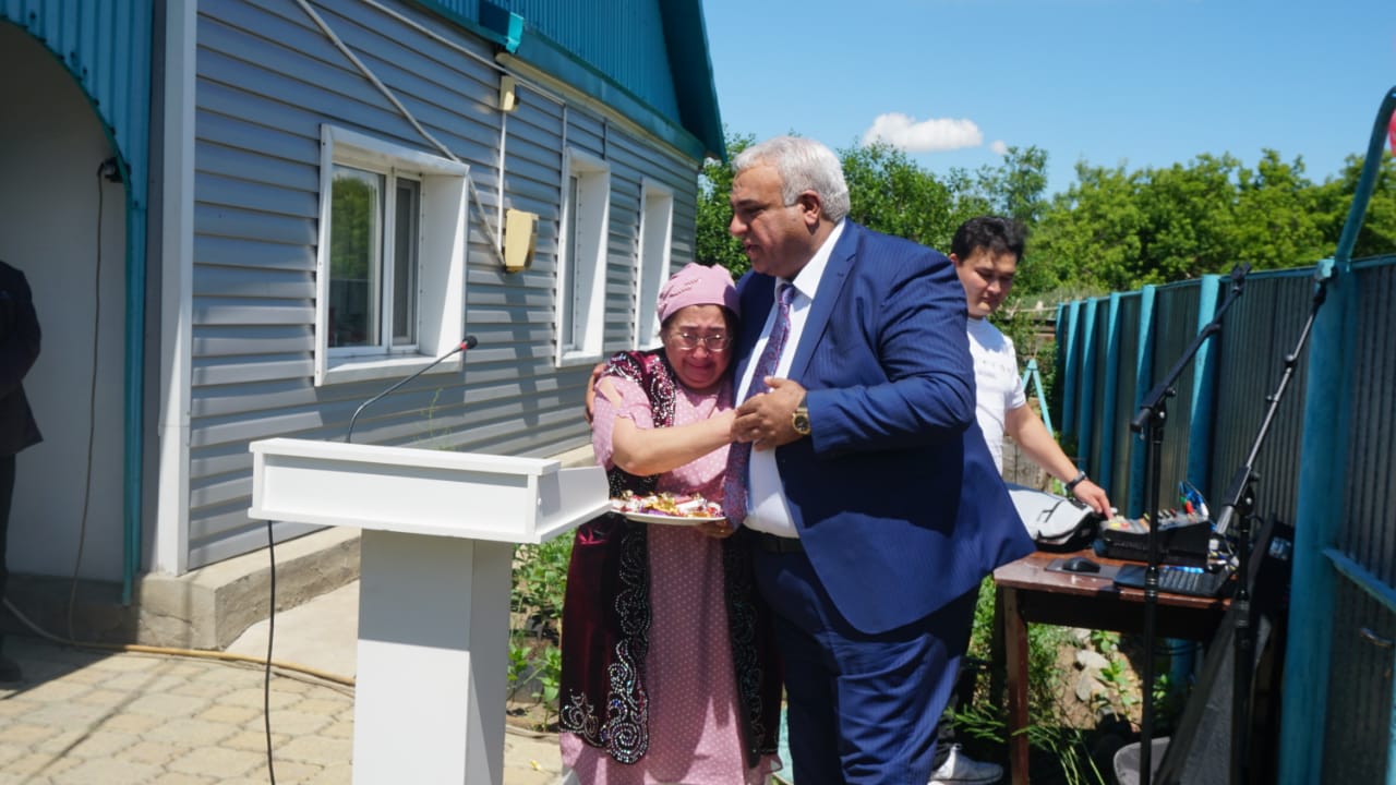 п