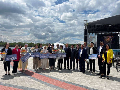 Қарағандыда жас кәсіпкерлерге грант табысталды