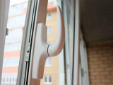 Жыл басынан бері 102 бала терезеден құлап кеткен