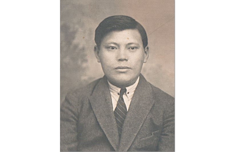 Жас қызды түкті кискасы бар блят