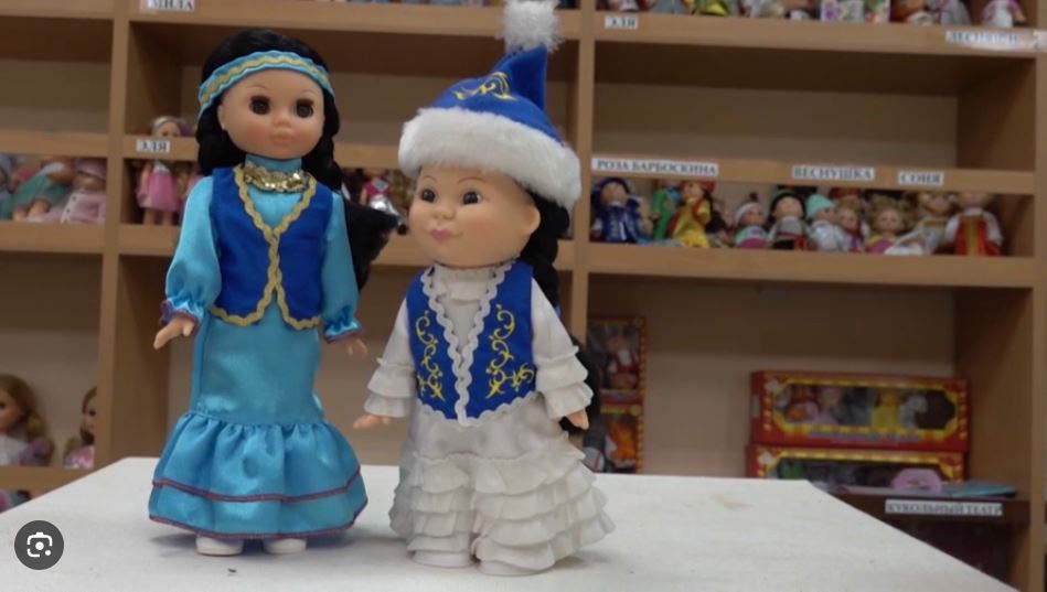 Ұлттық үлгідегі қуыршақтар