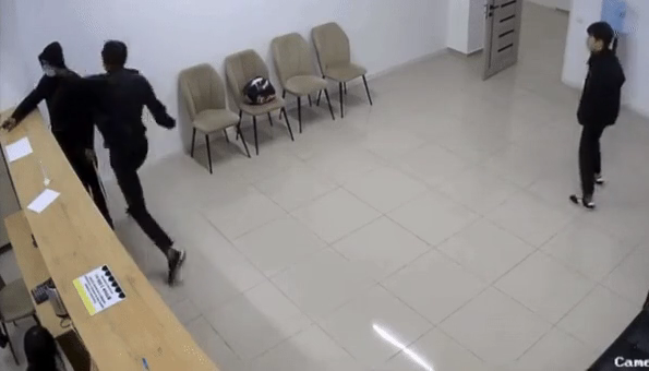 Шымкенттік жасөспірімдер ломбардты тонамақ болған ұрыны  ұстады