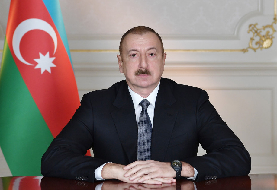 Ұшақ апаты: Әзербайжан Президенті көз жұмғандардың отбасына көңіл айтты