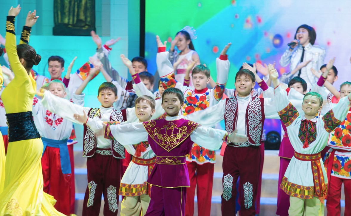Халық Ассамблеясы: 30 жылдық өріс