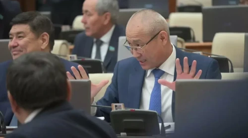 «Дядя Дональдтан сәлем». Депутаттар Үкіметке ЛГБТ-ға қатысты талап қойды