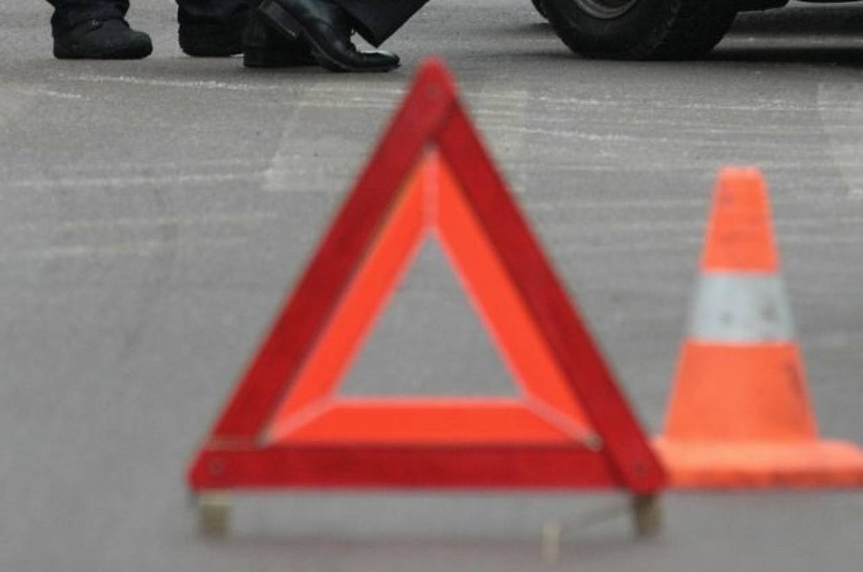 Павлодарда жүк көлігі әйел адамды қағып кетті