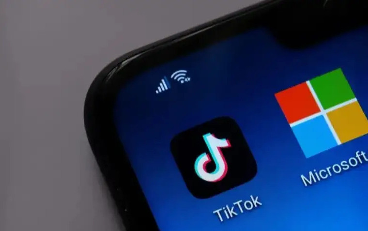Microsoft TikTok желісін сатып алуға ниетті - Трамп