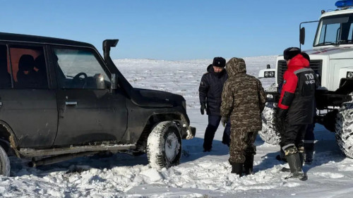 Қарағандыда екі адам қар құрсауында қалып қойған