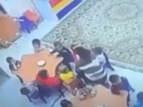 Маңғыстауда тәрбиеші 8 балаға бір қасықпен тамақ берген