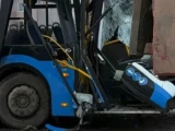 Астанада жолаушылар автобусы жүк көлігімен соқтығысқан