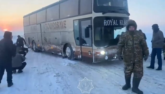 59 шетелдік мінген автобус жолдан шығып кеткен