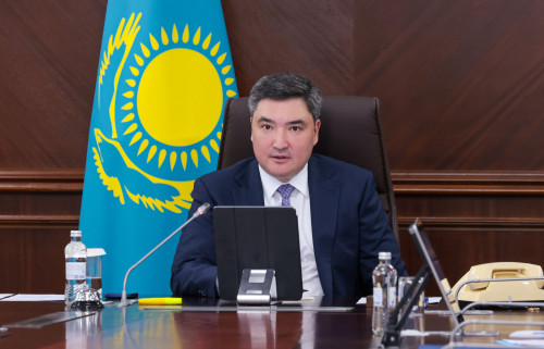 Олжас Бектенов экономиканы дамыту жөнінде кеңес өткізді