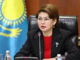 Аида Балаева театр қызметкерлерін кәсіби мерекесімен құттықтады
