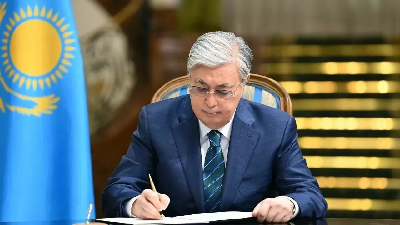 Мемлекет басшысы бітімгерлік миссиясын атқарған әскерилерді марапаттады