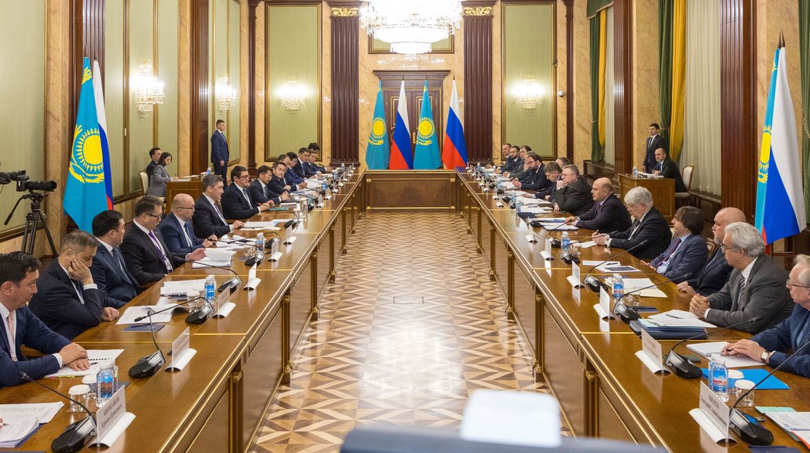 Үкімет басшылары екіжақты келіссөз жүргізді
