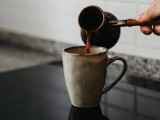 Ғалымдар кофе қалдығынан энергия алынатынын дәлелдеді