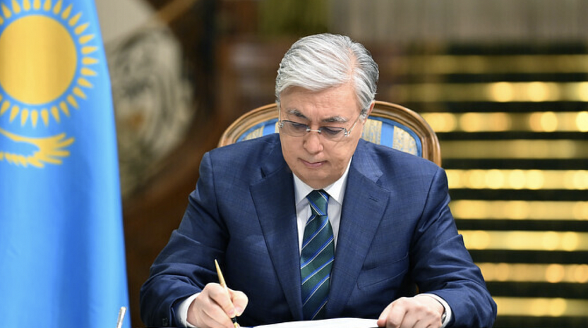 Президент денсаулық сақтау мен ойын бизнесіне қатысты заңға қол қойды
