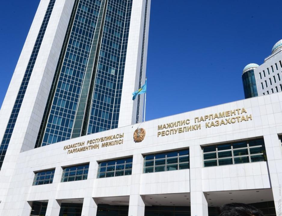 Мәжілісте азаматтық қорғау мәселелері бойынша заң қабылданды