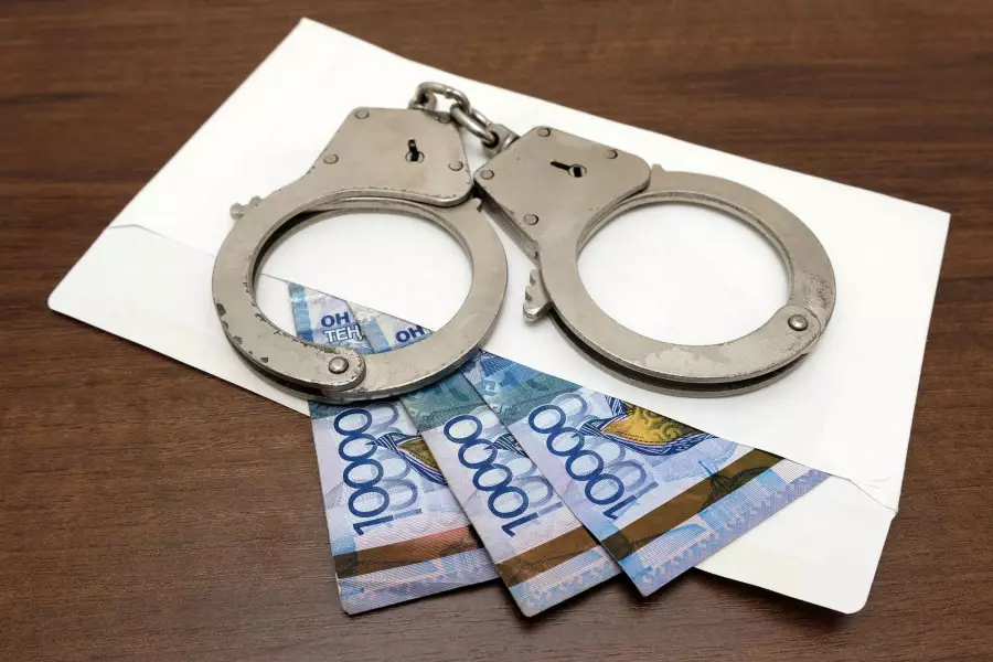 Ірі көлемде қаржы жымқырған экс-депутат пен кәсіпкер сотталды