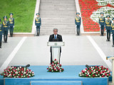 Президент Мемлекеттік ту көтеру рәсіміне қатысты