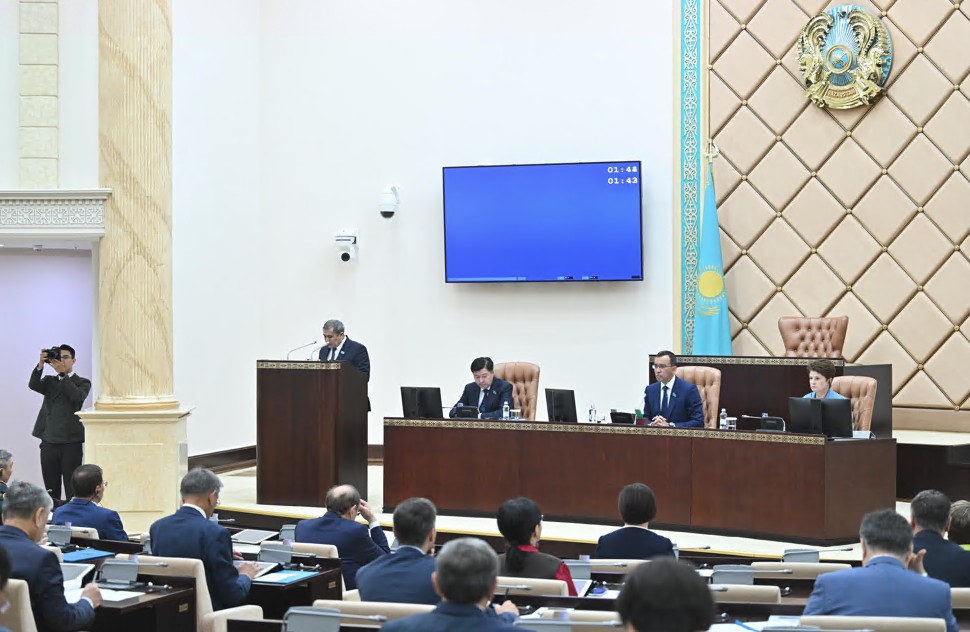 Аумақтық қорғаныс мәселелері туралы заң мақұлданды