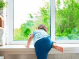 Ақмола облысында бес бала терезеден құлап кетті