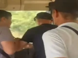 Семейде автобус жүргізушісін балағаттаған ер адам қамалды