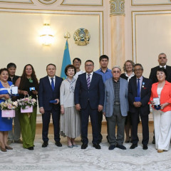 Мемлекеттік наградалар табысталды