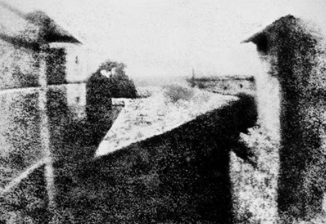 Әлемдегі ең алғашқы фотосурет 8 сағат түсірілген