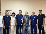 Жасанды жүрекпен өмір сүріп жүрген науқастың тізе буыны алмастырылды
